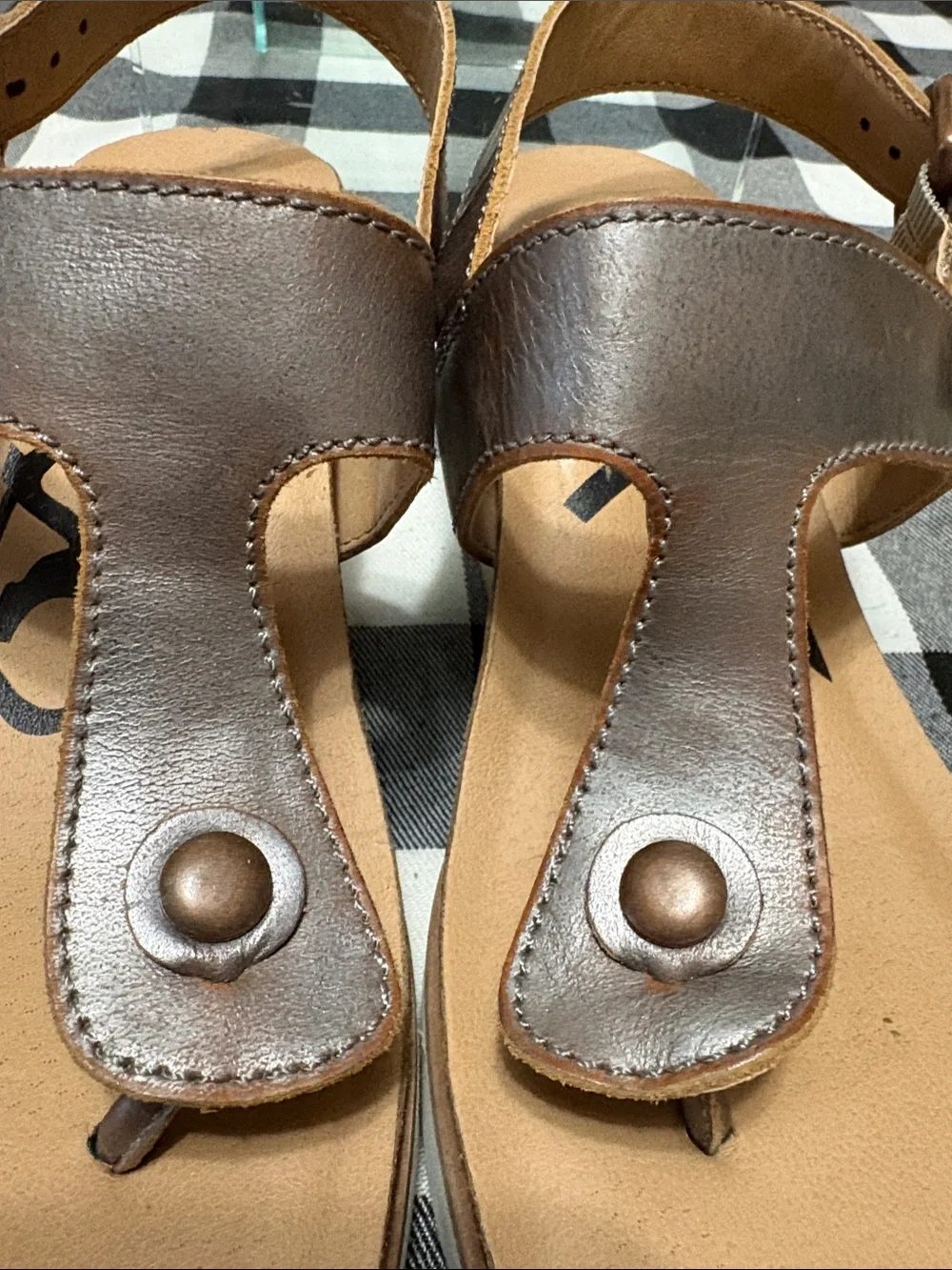 OTBT Boathouse Sandals Silver Brown Leather T-Strap Thong Platform Wedge 6.5